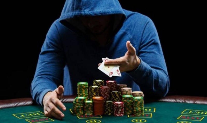 Trong thuật ngữ Poker lý giải rất nhiều từ hay ám chỉ hành động